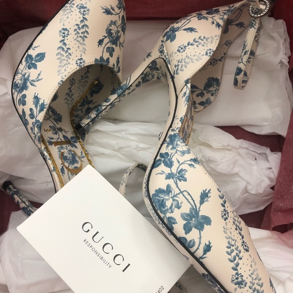 SOLD. Brand new Shoes - Picture 3 of 5